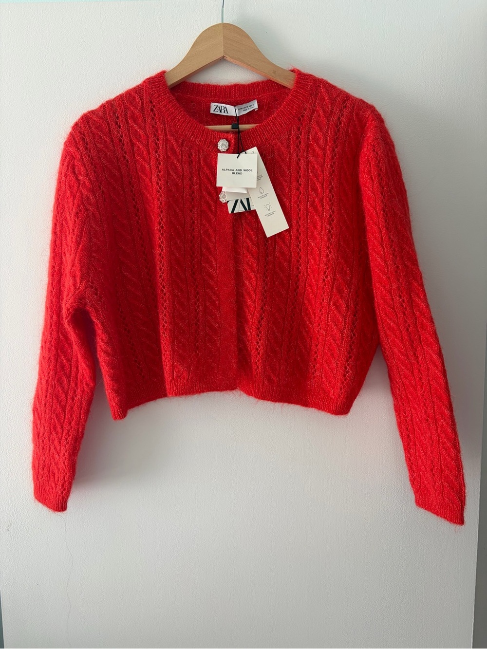 ๐ NEW Zara Size M Poppy Red Alpaca Wool Cropped Cardigan Sweater Jewel Buttons - Picture 4 of 14
